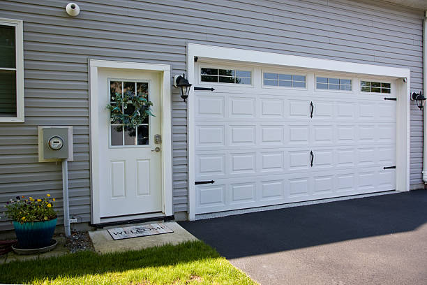 24/7 Emergency Garage Door Panel Replacement experts in Logan, OH